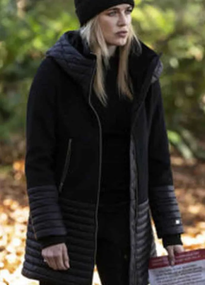 DC’S LEGENDS OF TOMORROW S05 (SARA LANCE) CAITY LOTZ BACK COAT