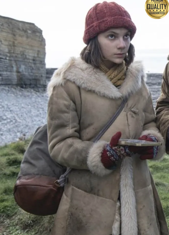 His Dark Materials S02 Lyra Belacqua Fur Coat