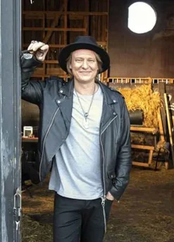 LUOKKAKOKOUS 3 (TUOMAS LILJA)  JAAJO LINNONMAA LEATHER JACKET