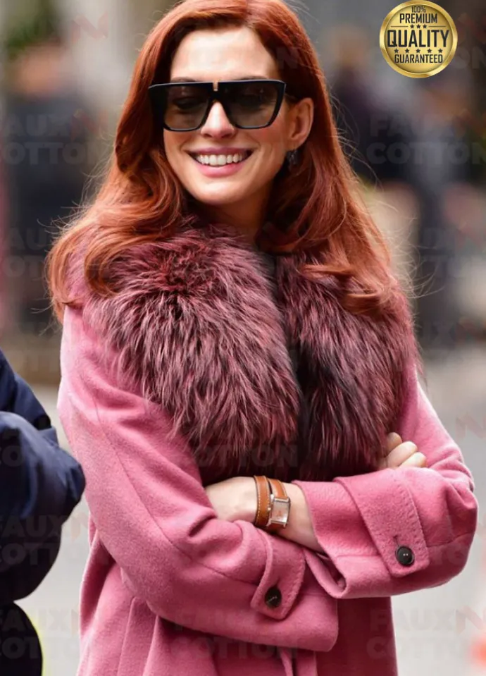MODERN LOVE ANNE HATHAWAY ( LEXI ) PINK COAT
